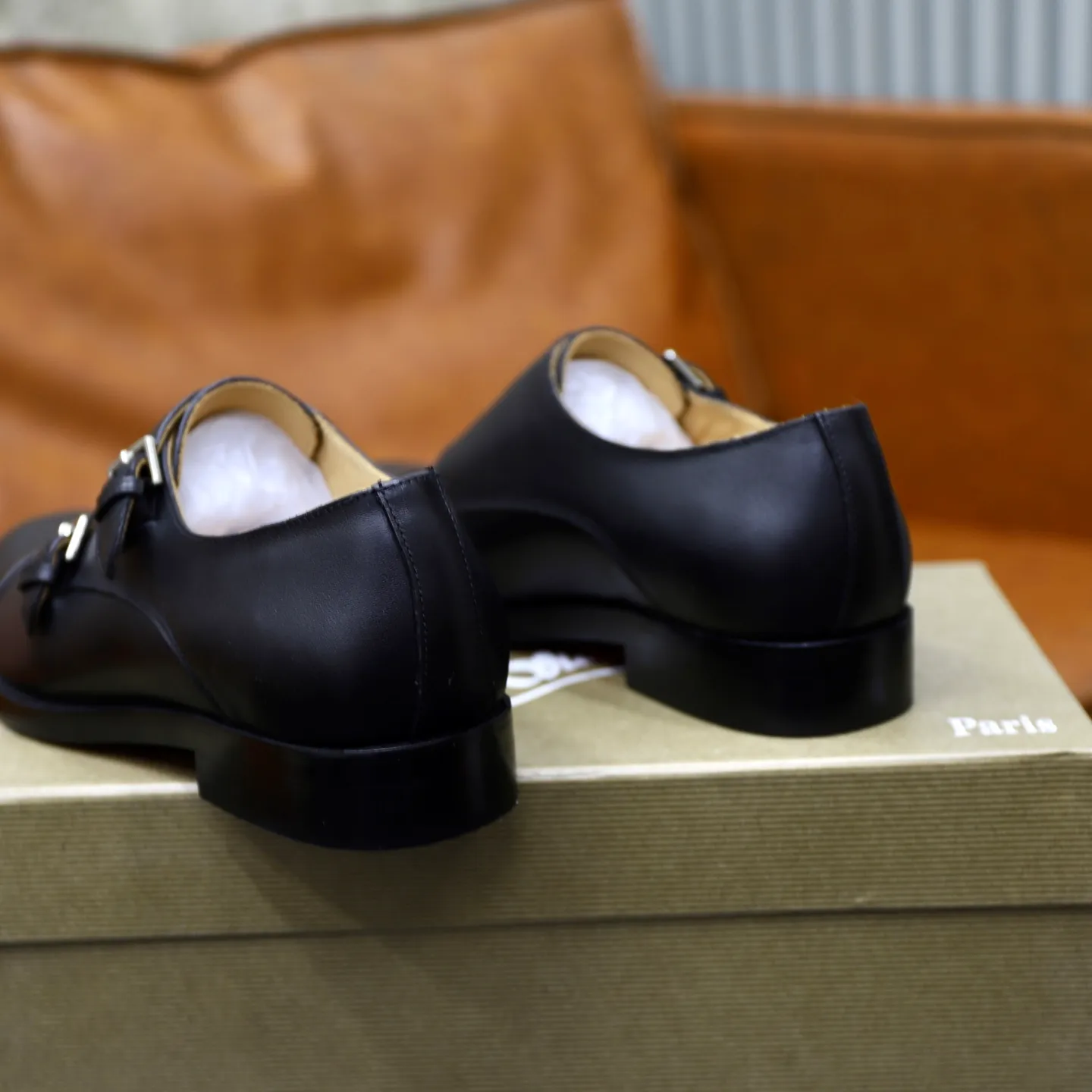 Ex-factory price: 620💰Christia*.Loubouti*🆑High-end men’s business formal leather shoes | Classic red sole shoes | Original imported first-layer cowhide | Water-dyed cowhide lining | Italian imported red rubber outsole | High-end luxury | Perfect interpretation of fashion, sunshine, style, suitable for various occasions Size: 39-44 (38.45 custom-made)